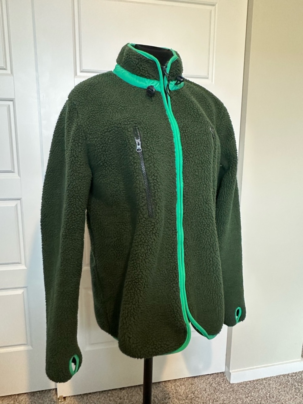 Amazon Essentials Dark Green Sherpa Jacket with Bright Teal Trim